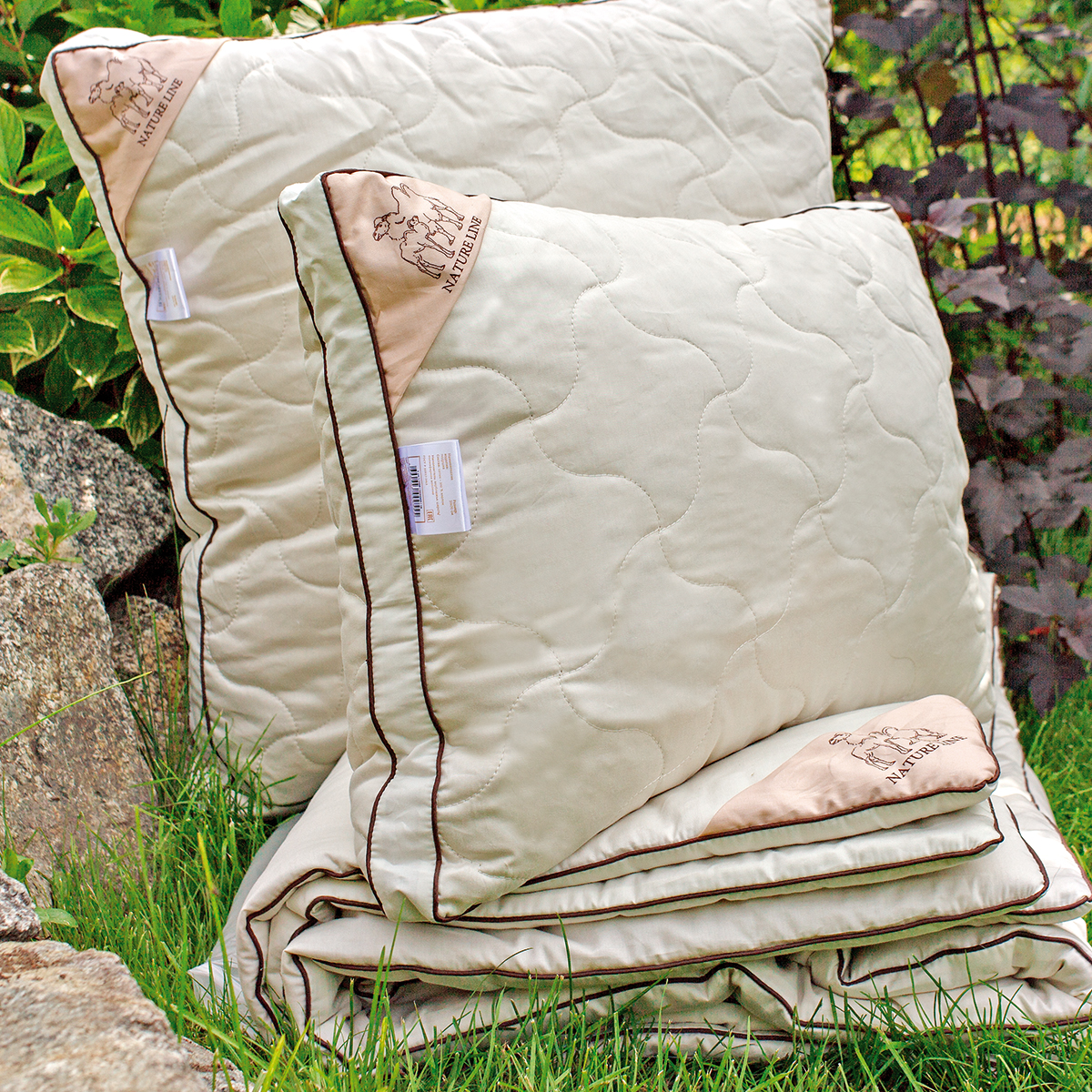 Подушка с бортиком в молочном сатине | Подушка с бортиком в молочном сатине ВЕРБЛЮЖЬЯ ШЕРСТЬ